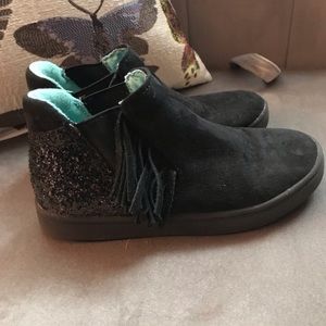 Girls’ Cat & Jack High-Top Slip On Sneakers